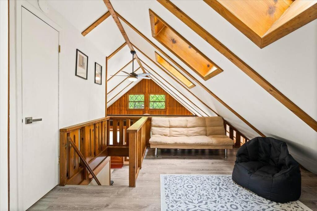 The Gingerbread House: 4 Bedroom Chalet, W/ Sunroom/Deck, Sleeps 12, Modern Amenities McGaheysville Екстериор снимка