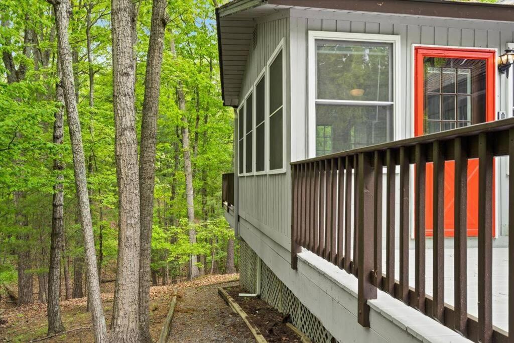 The Gingerbread House: 4 Bedroom Chalet, W/ Sunroom/Deck, Sleeps 12, Modern Amenities McGaheysville Екстериор снимка