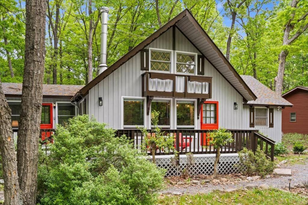 The Gingerbread House: 4 Bedroom Chalet, W/ Sunroom/Deck, Sleeps 12, Modern Amenities McGaheysville Екстериор снимка