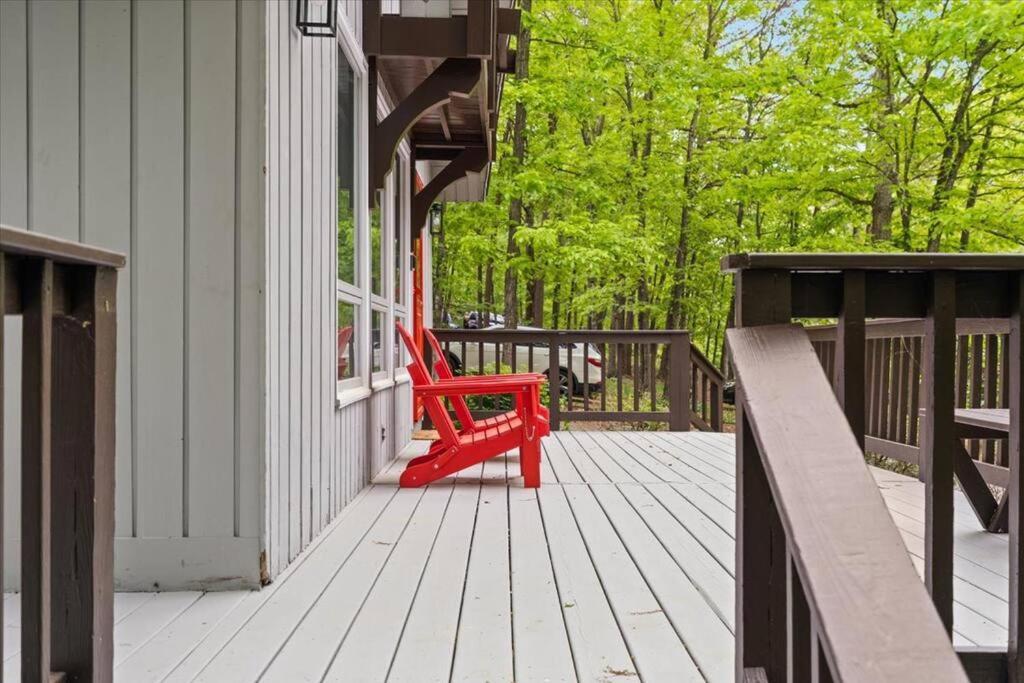 The Gingerbread House: 4 Bedroom Chalet, W/ Sunroom/Deck, Sleeps 12, Modern Amenities McGaheysville Екстериор снимка