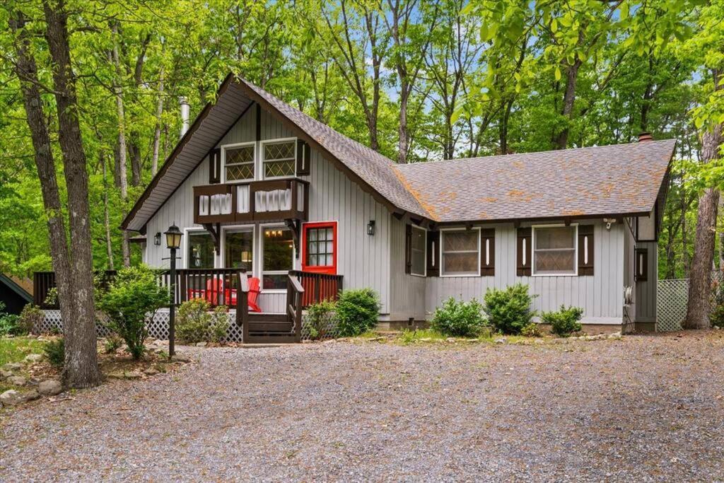 The Gingerbread House: 4 Bedroom Chalet, W/ Sunroom/Deck, Sleeps 12, Modern Amenities McGaheysville Екстериор снимка