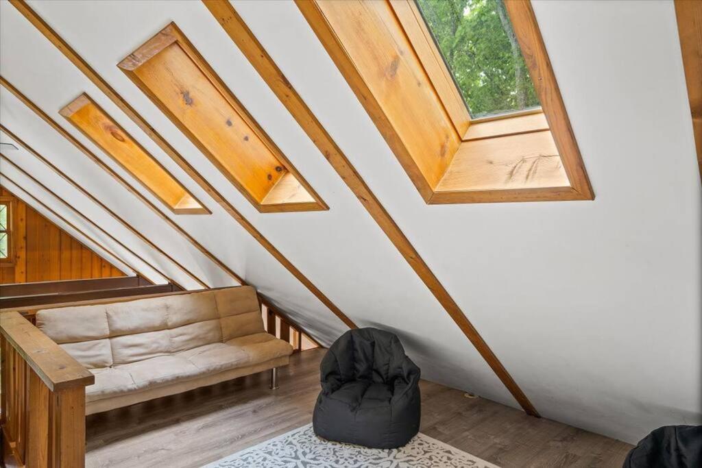 The Gingerbread House: 4 Bedroom Chalet, W/ Sunroom/Deck, Sleeps 12, Modern Amenities McGaheysville Екстериор снимка